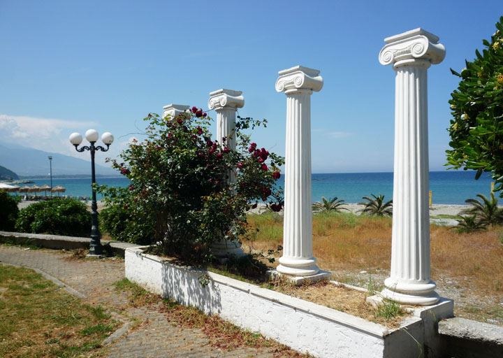 Seafront columns